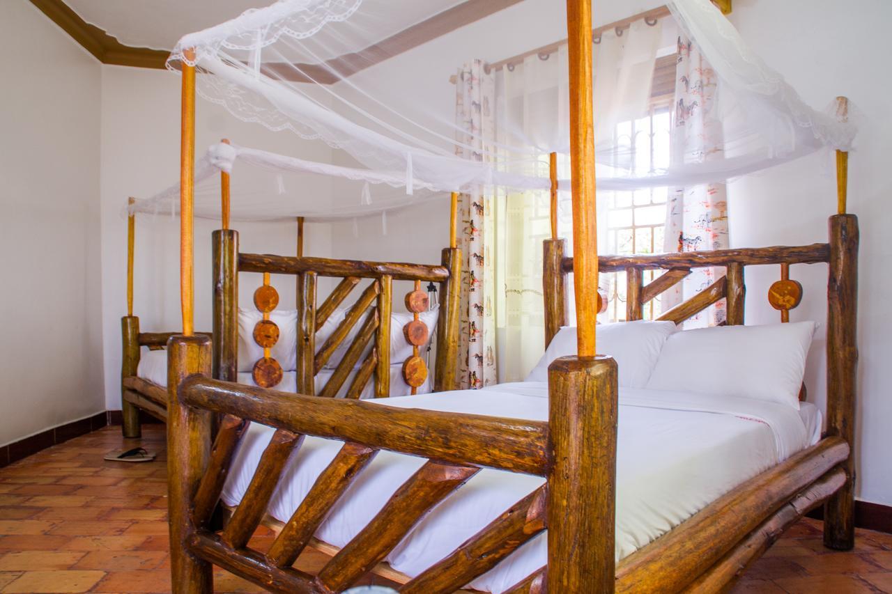 Queen Elizabeth Pvt Lodge Kichwamba エクステリア 写真