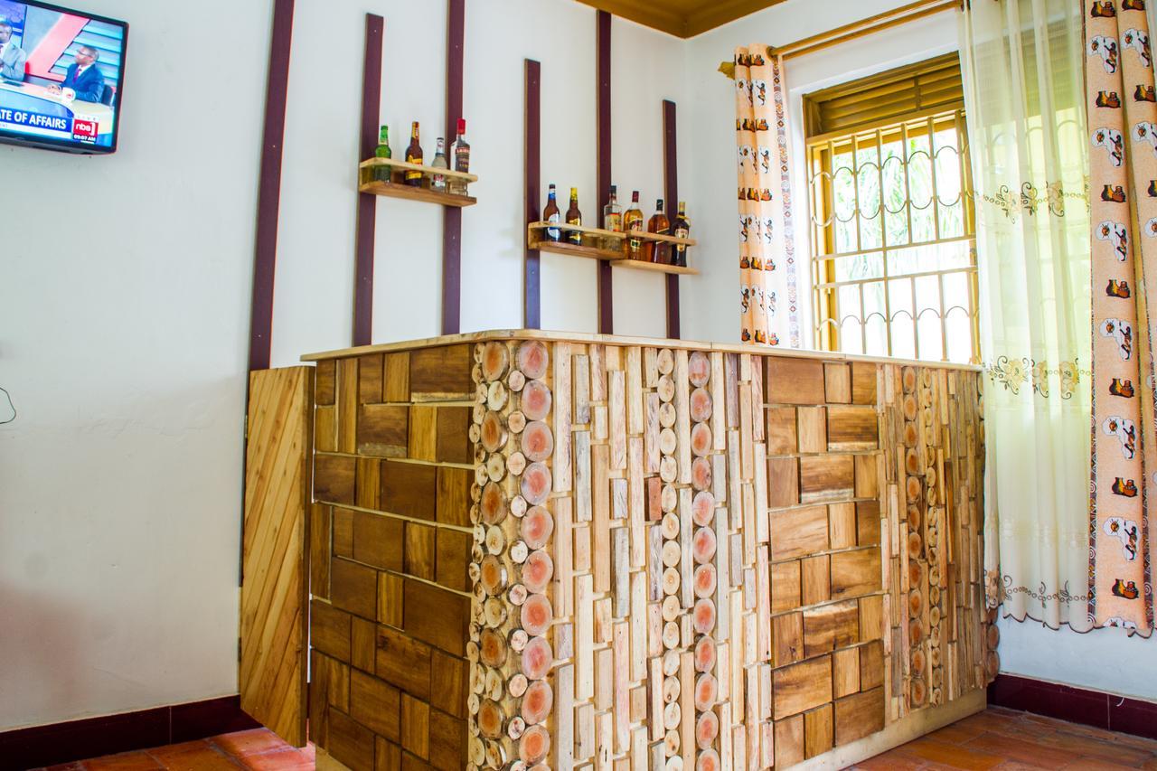 Queen Elizabeth Pvt Lodge Kichwamba エクステリア 写真