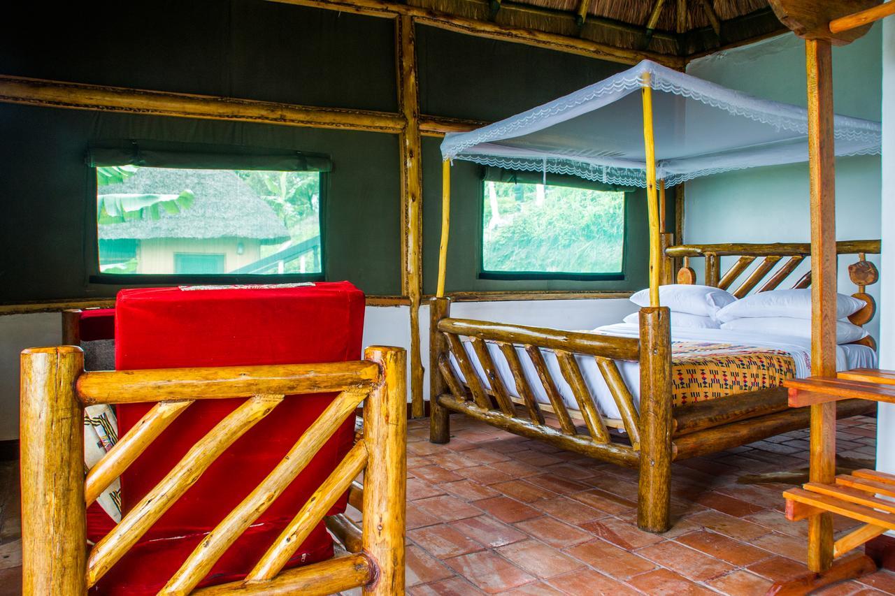 Queen Elizabeth Pvt Lodge Kichwamba エクステリア 写真