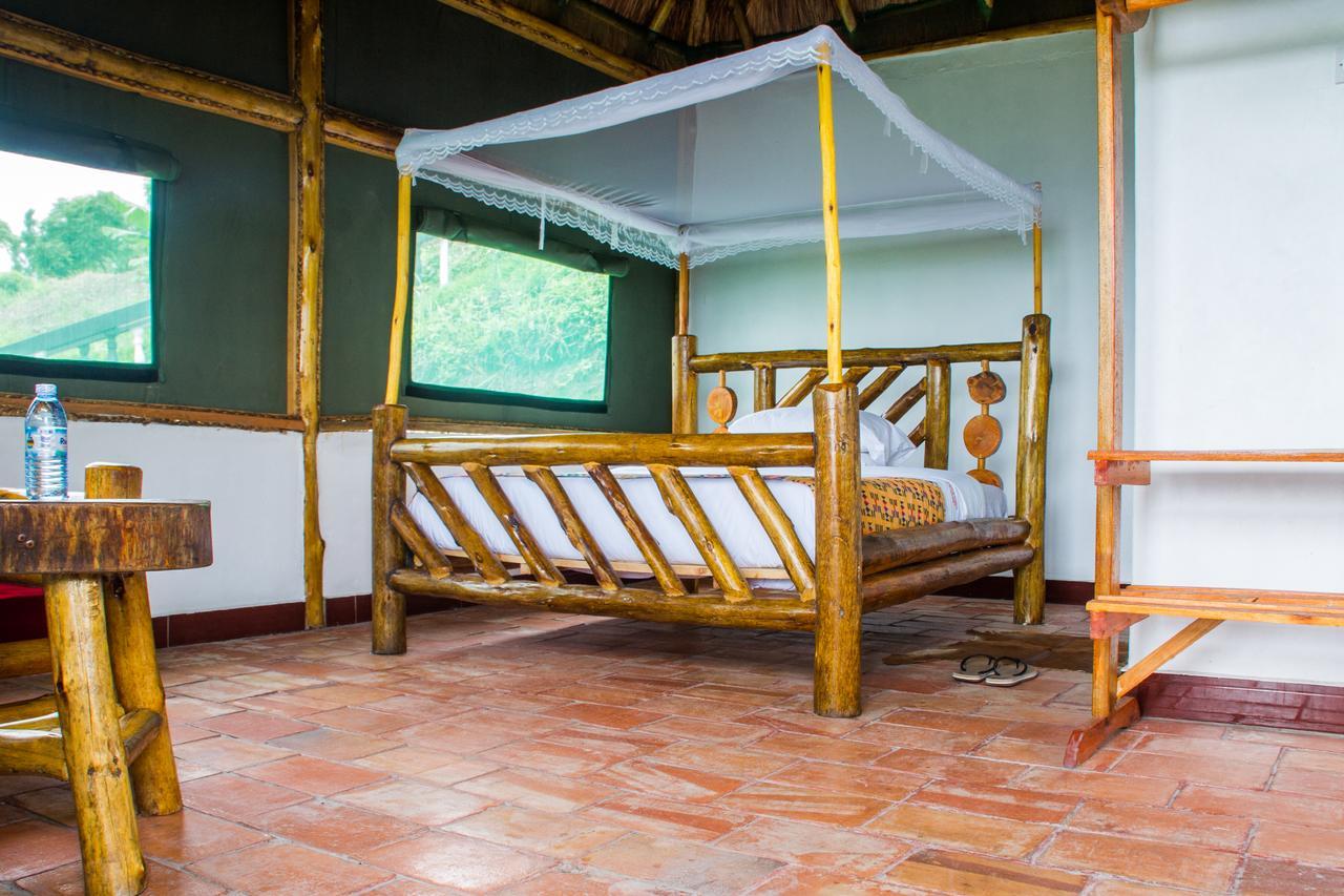 Queen Elizabeth Pvt Lodge Kichwamba エクステリア 写真