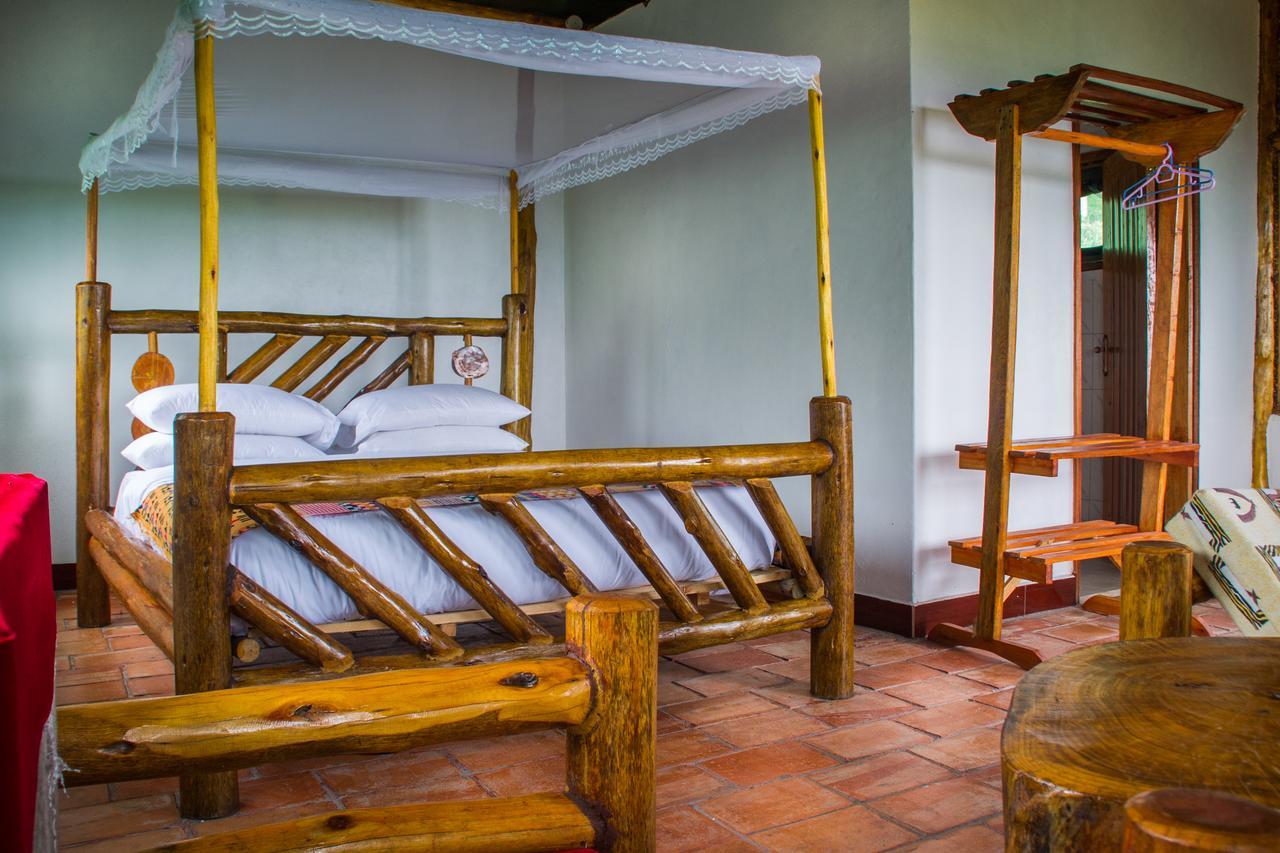 Queen Elizabeth Pvt Lodge Kichwamba エクステリア 写真