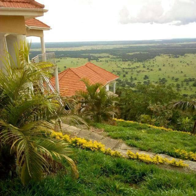 Queen Elizabeth Pvt Lodge Kichwamba エクステリア 写真
